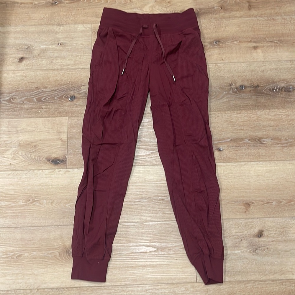 Lululemon lightweight athletic pants